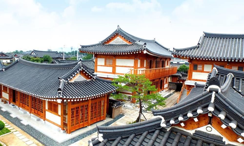 Hwangnamguan Hanok Village Кьонджу Екстер'єр фото