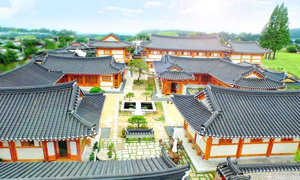 Hwangnamguan Hanok Village Кьонджу Екстер'єр фото